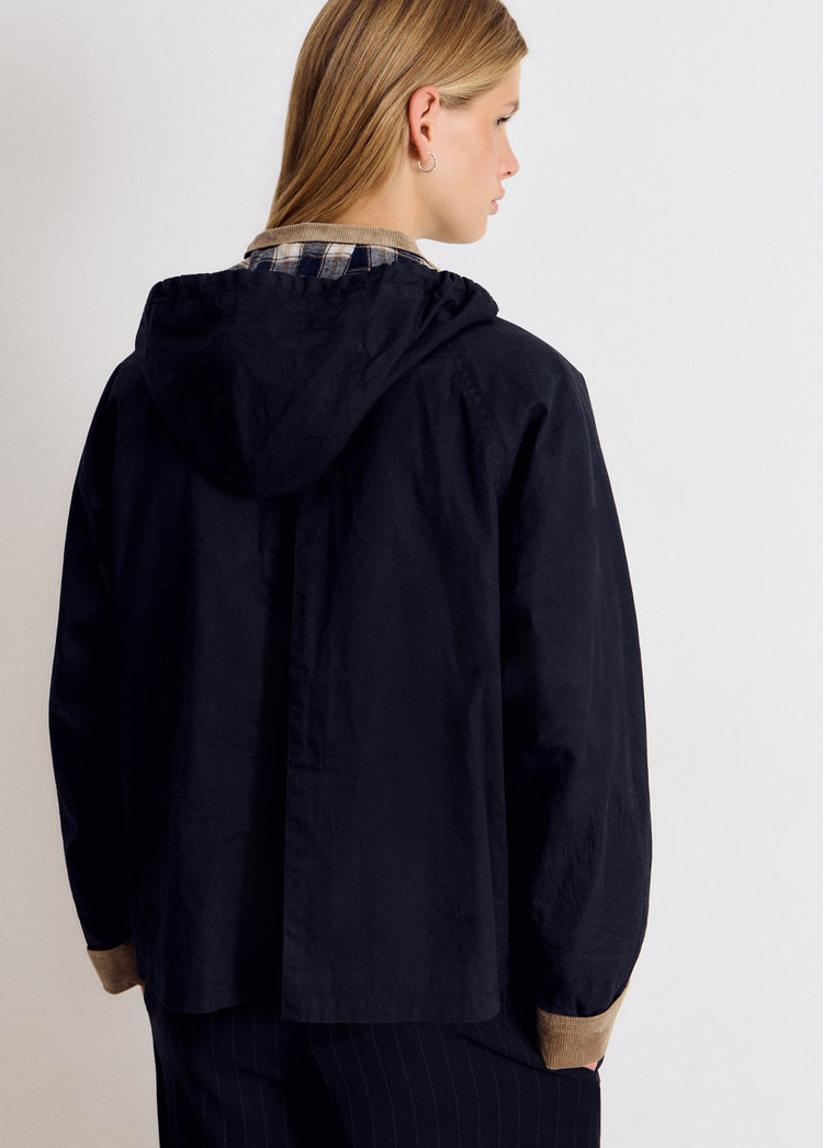 Chaqueta encerada con capucha