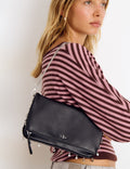 Bolso solapa estrellitas