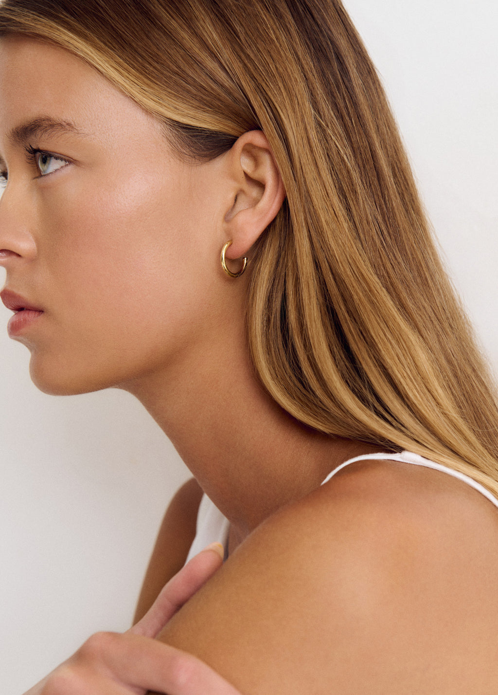 Petites boucles d’oreilles dorées