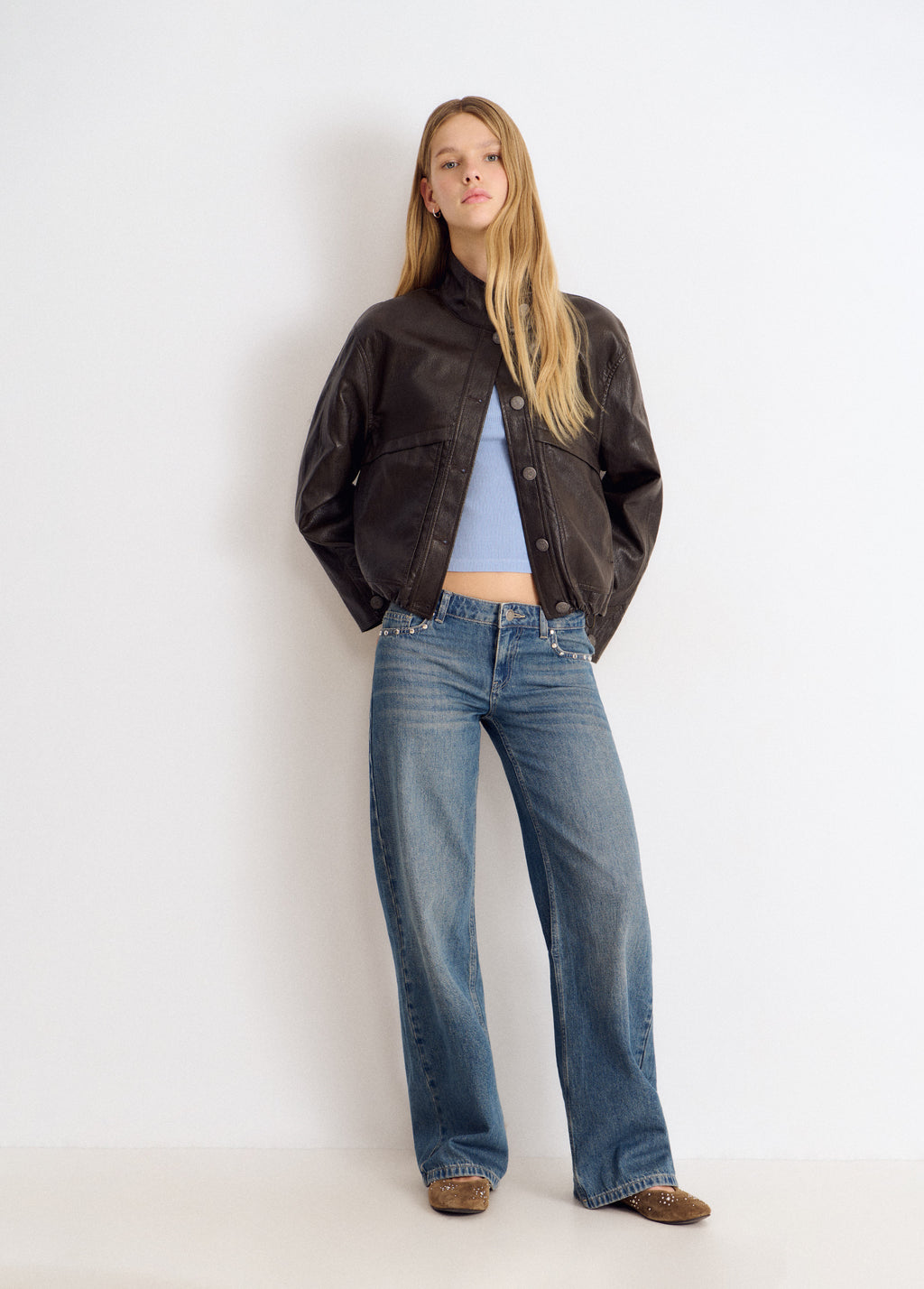 Jeans recto alas bordadas