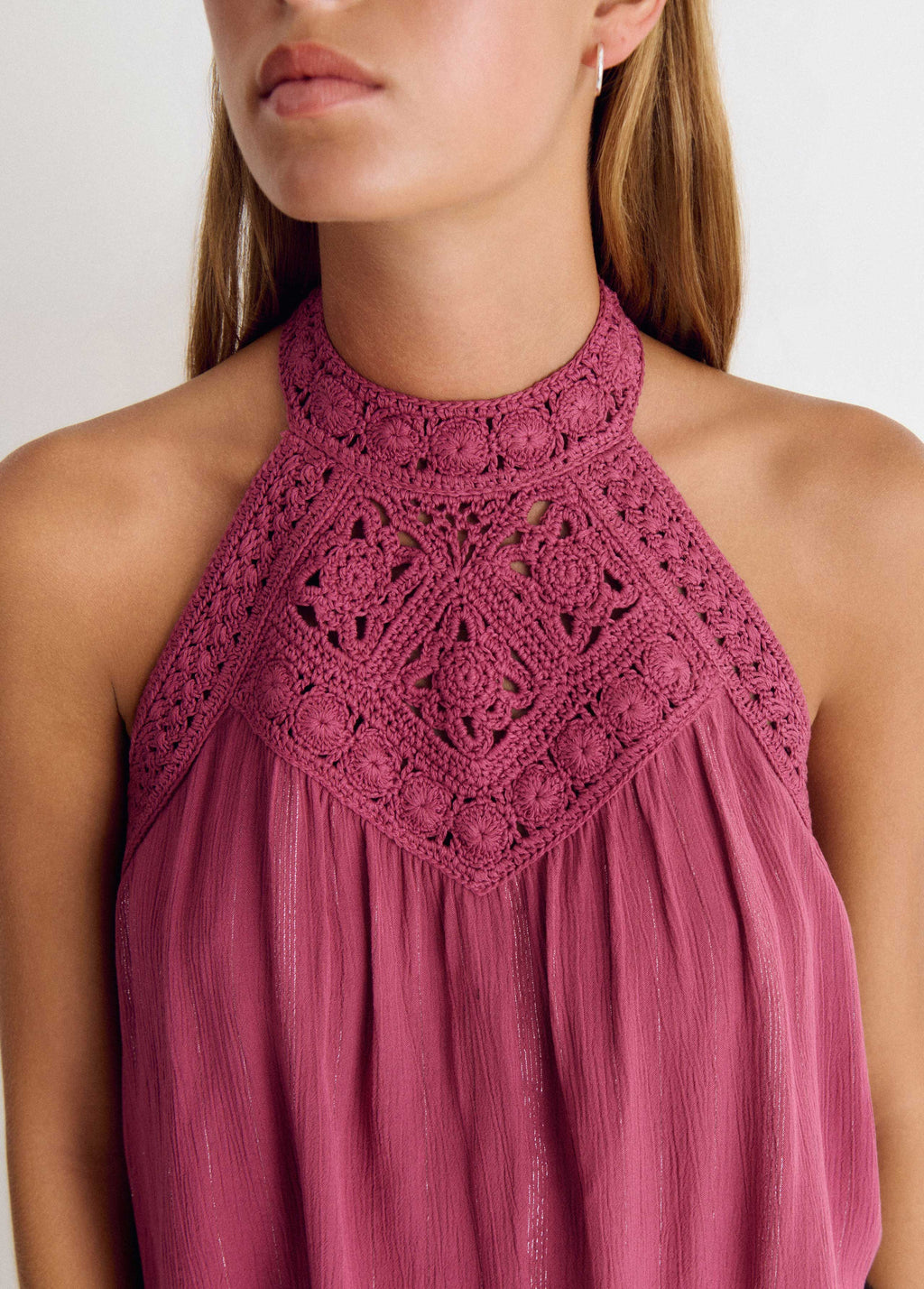 Top halter cuello crochet