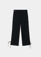 Pantalón cargo de rayas en pana negro lucido en su largo completo