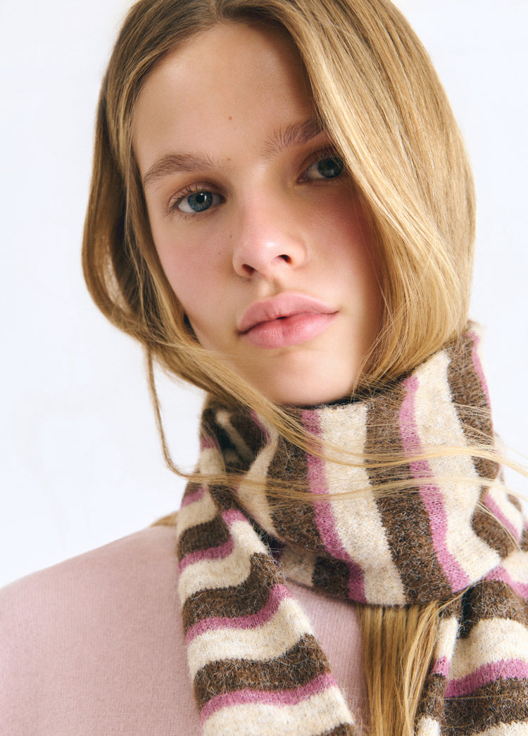 Thick striped scarf