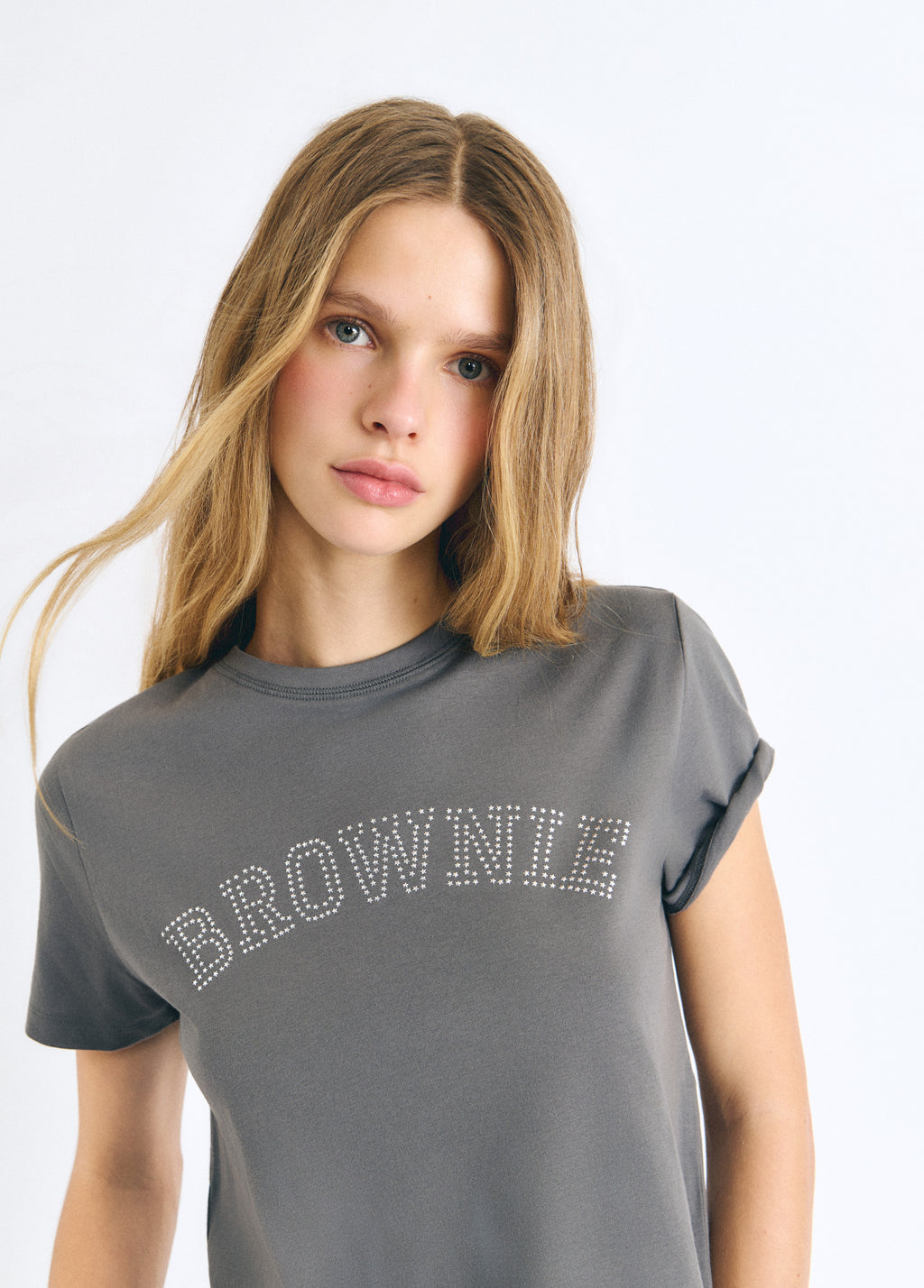 T-Shirt mit Nietenlogo
