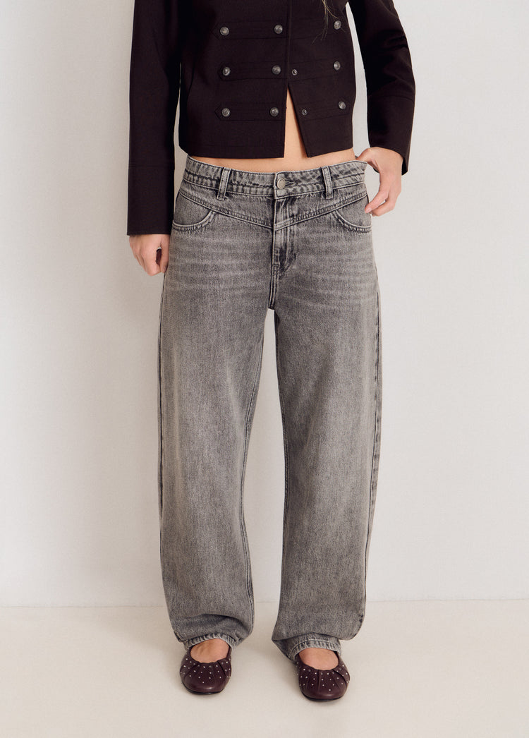 Jeans im Barrel-Schnitt mit mittelhohem Bund