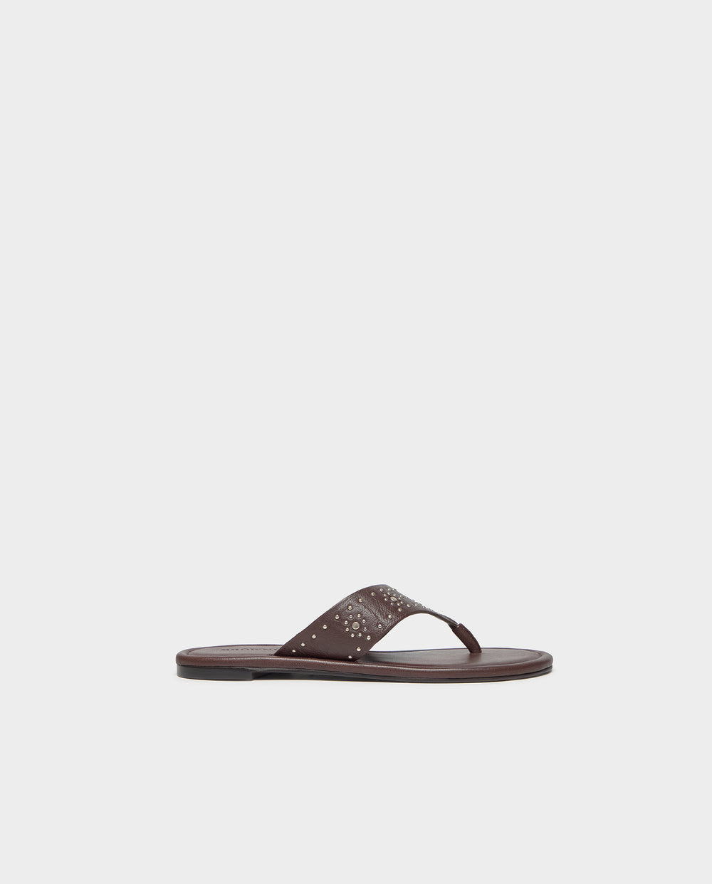 Flat sandals with studs