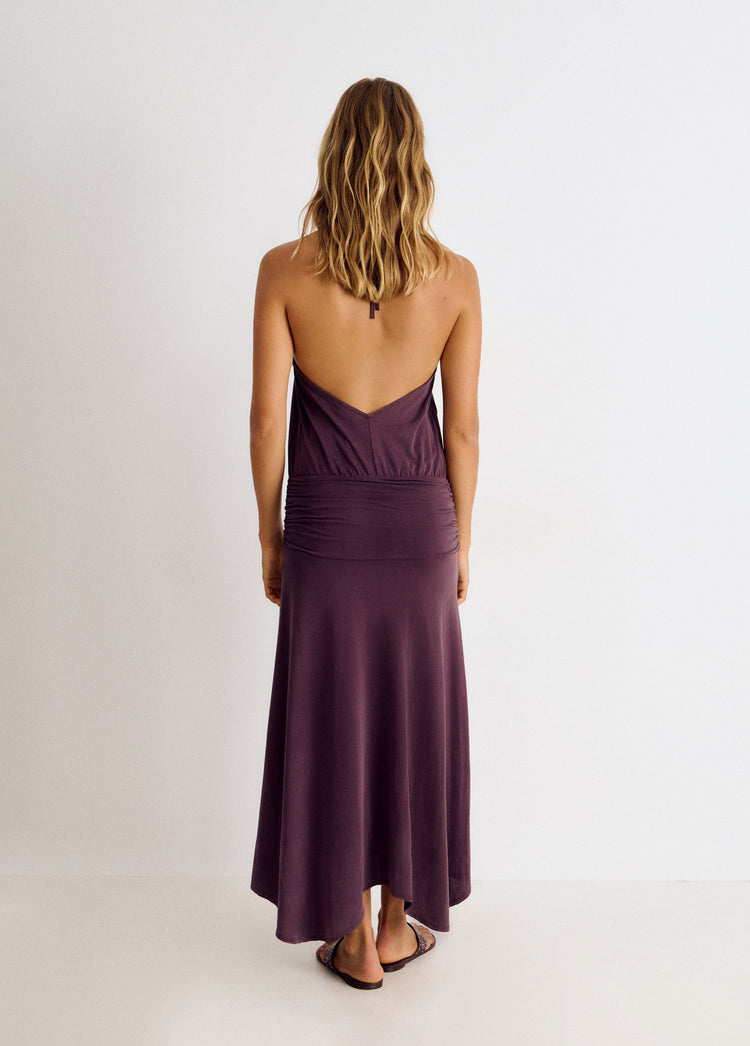 Vestido escotado tachas