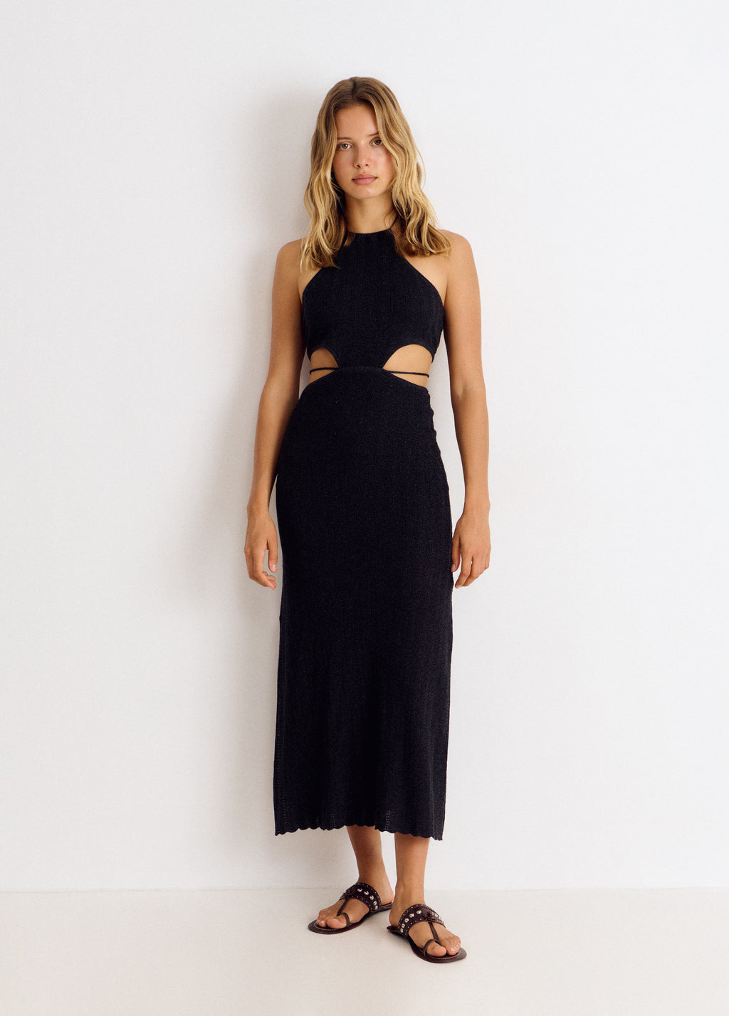 Vestido halter cut-out