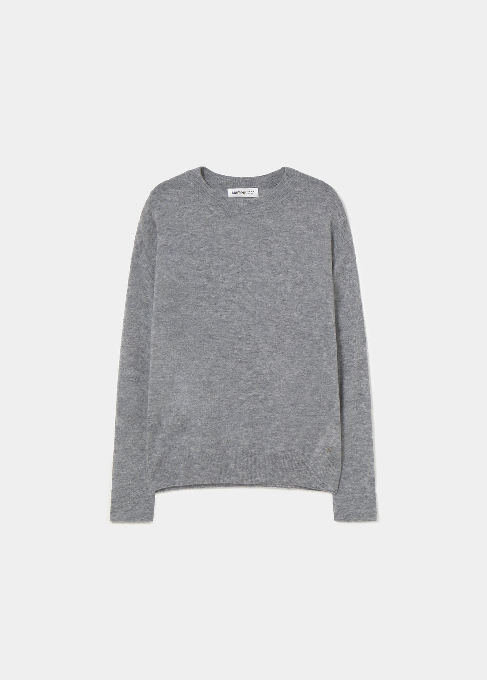 Jersey de cuello redondo en gris sobre modelo