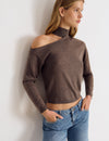Fine cut-out sweater