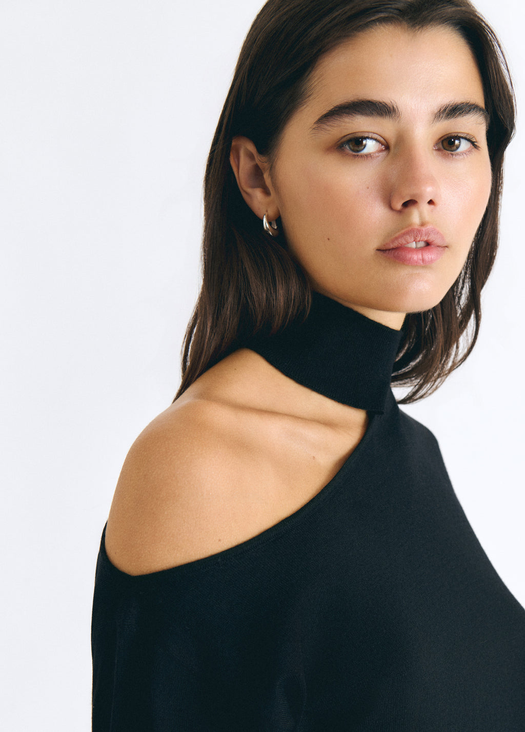 High-neck sweater with opening