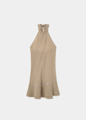 Vestido corto bajo asimetrico cuello drapeado