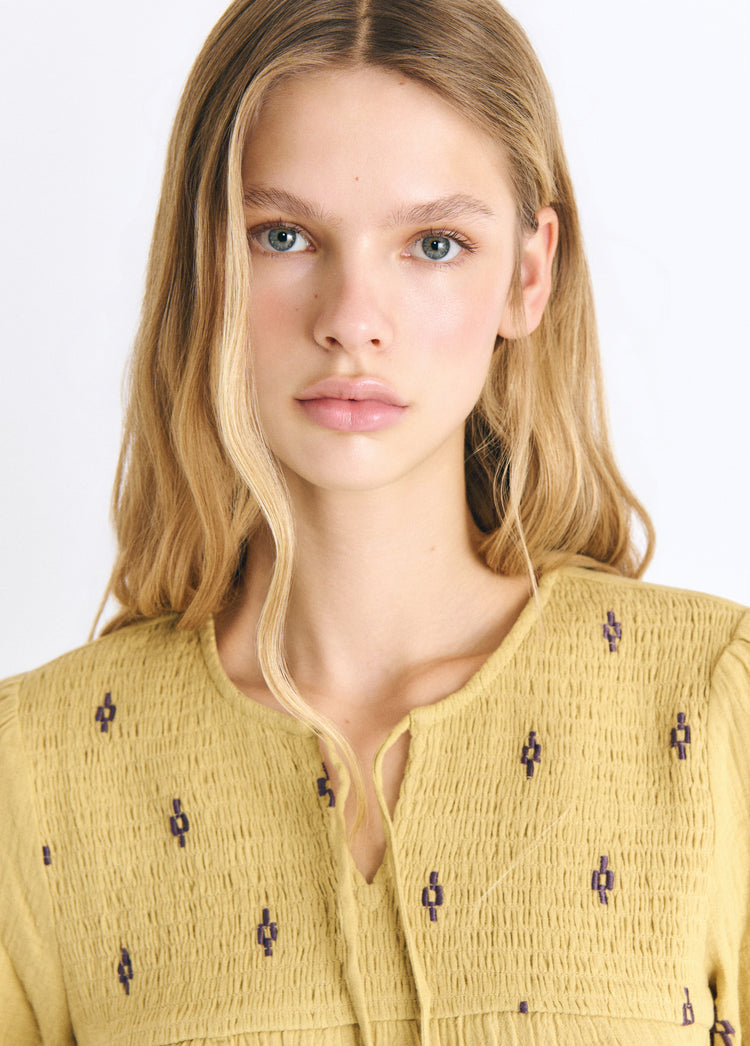 Blusa smock bordado