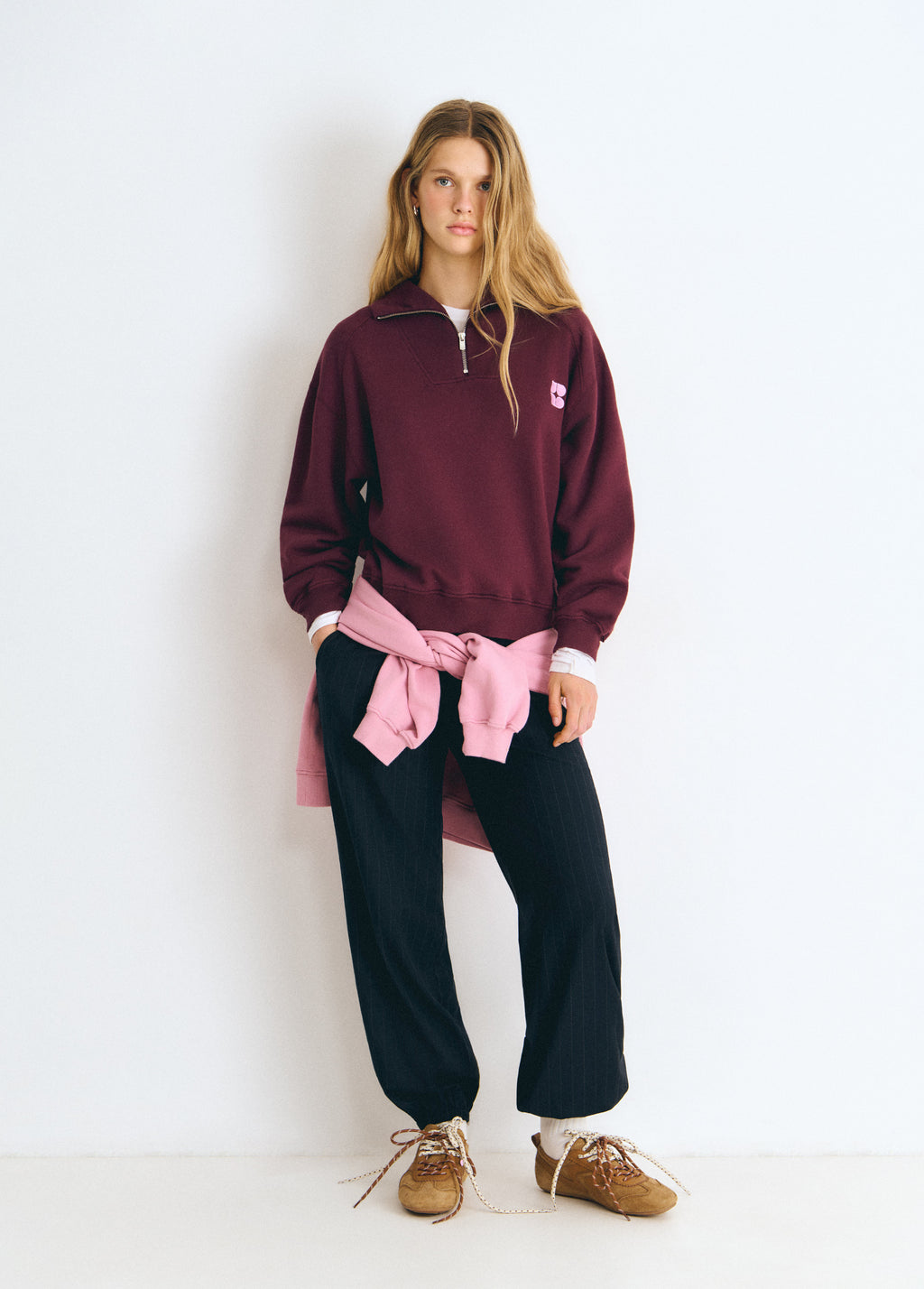 Sweat zippé avec logo brodé