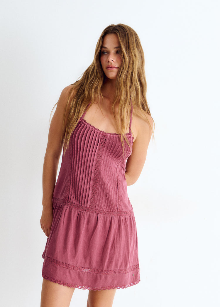 Vestido jaretas encaje