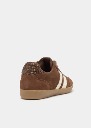 Sneakers met contrasterende details