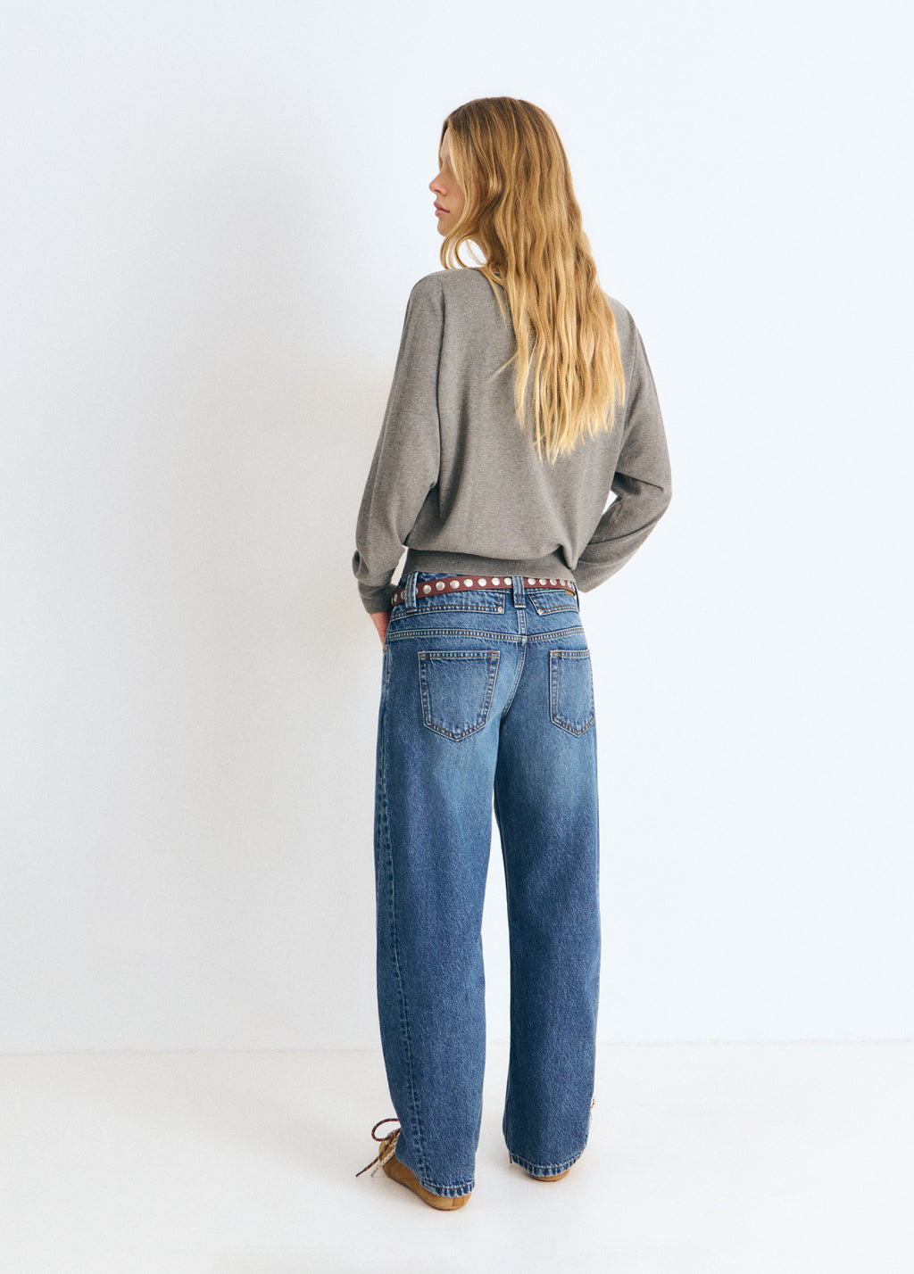 Barrel-leg trousers