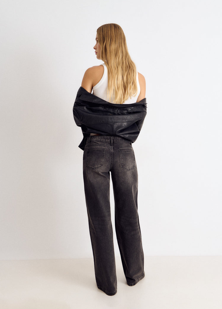 Low-Rise-Jeans mit Blumen-Nieten