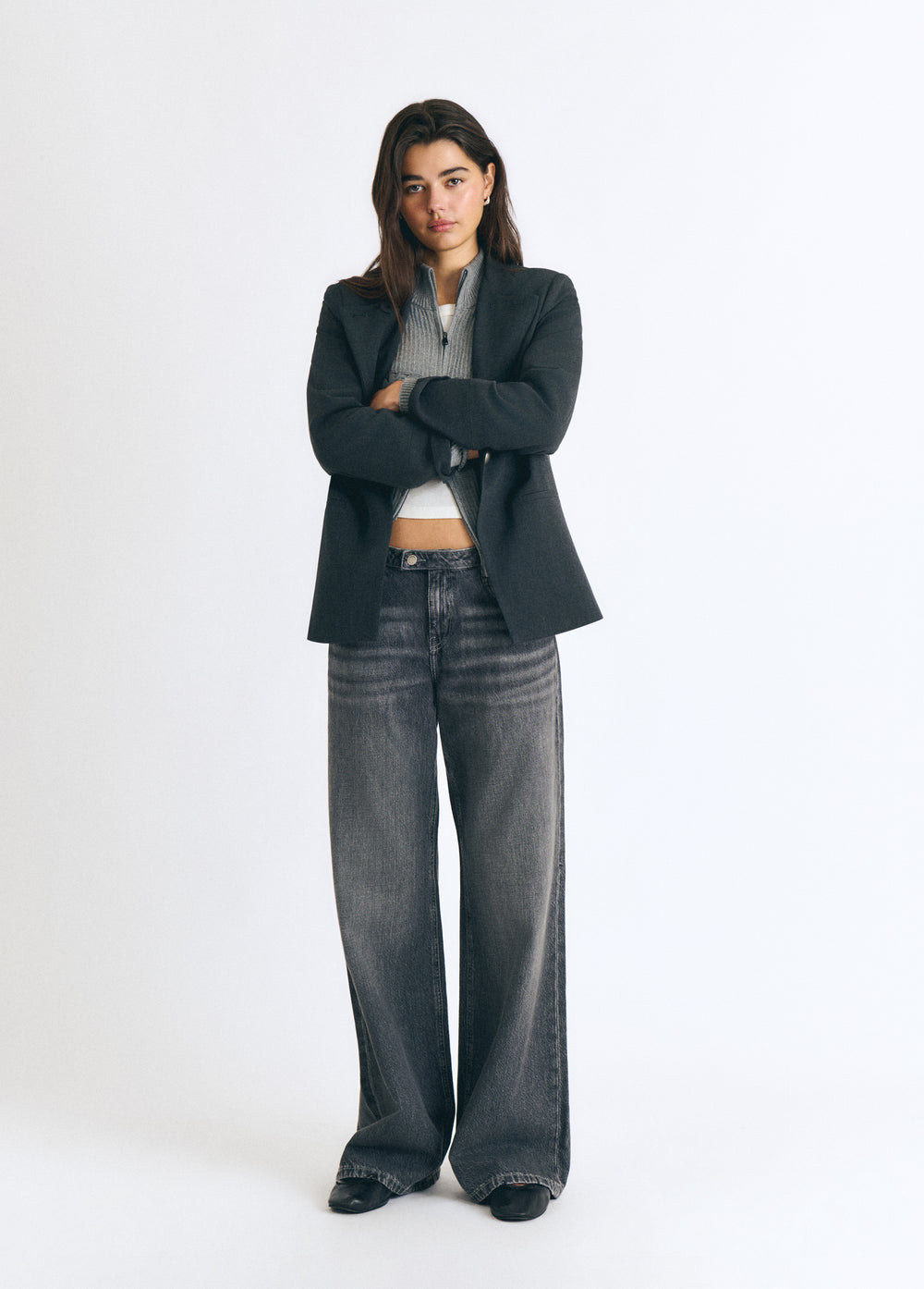 Basic mid-rise jeans