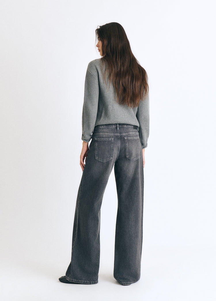 Basic mid-rise jeans
