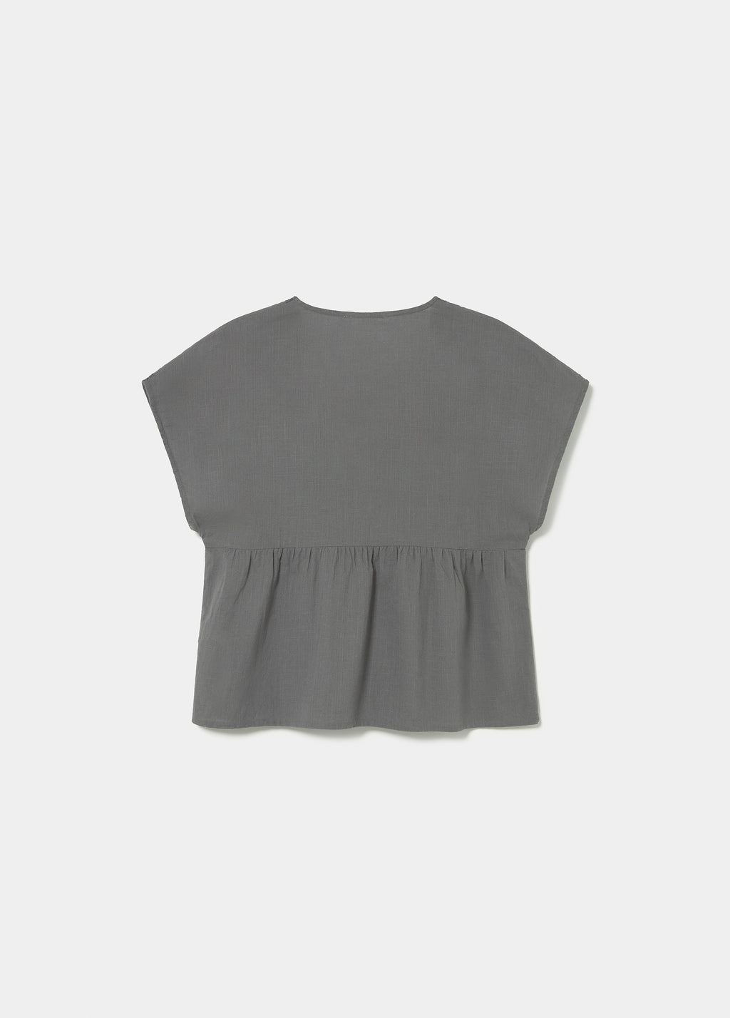 Blusa com bordados no decote