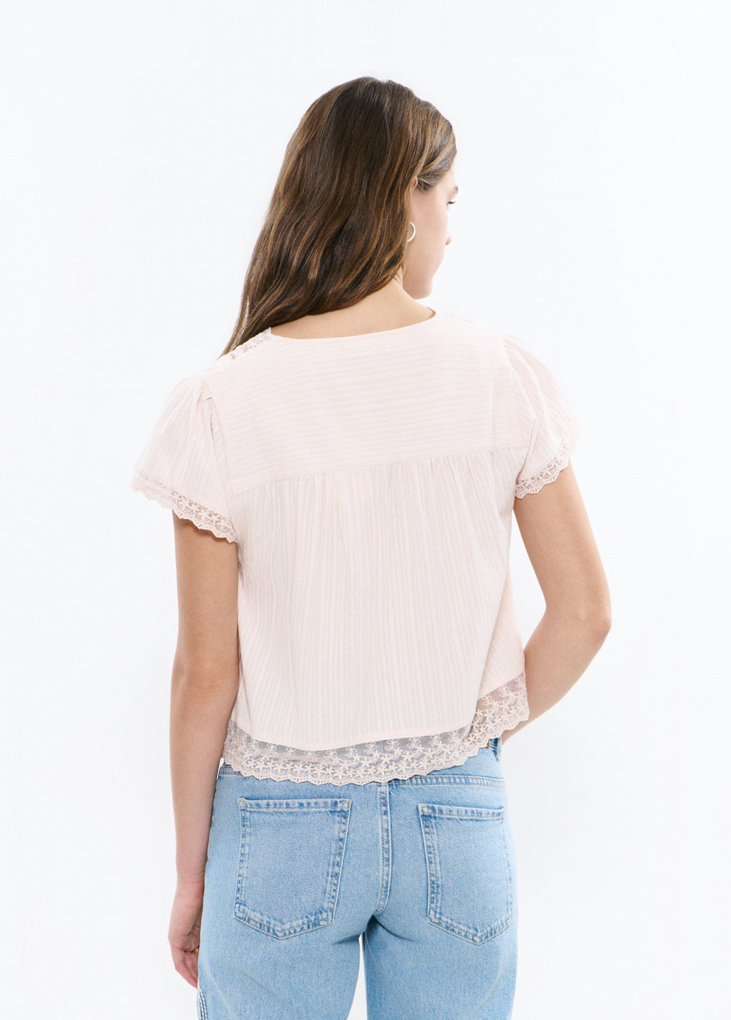 Blouse à lacets semi-transparente