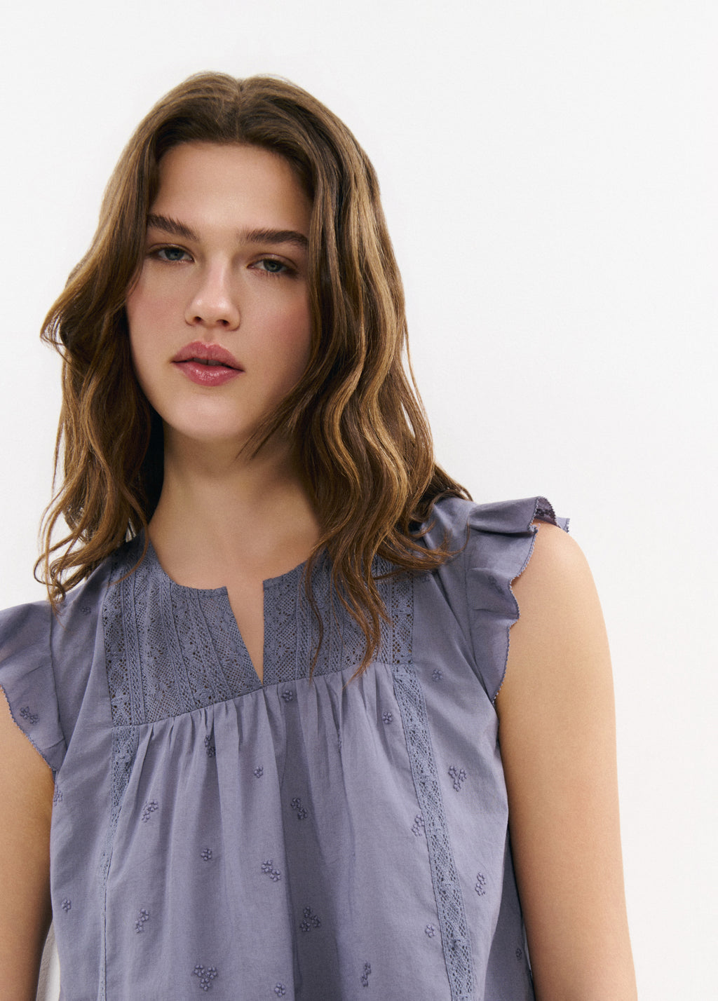 Blusa volantes bordados