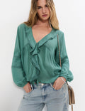 Bluse mit Volants und Stickereien
