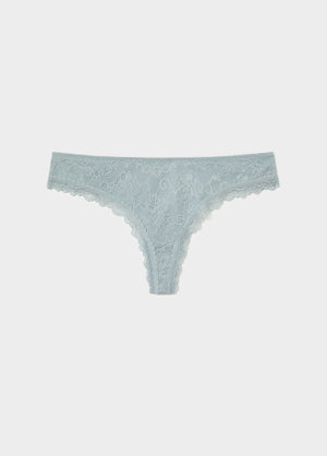 String en dentelle