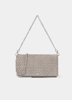 Bolso solapa tachitas cuero