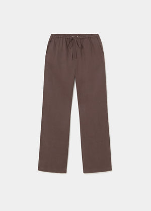 Calças com cintura e detalhe em linho