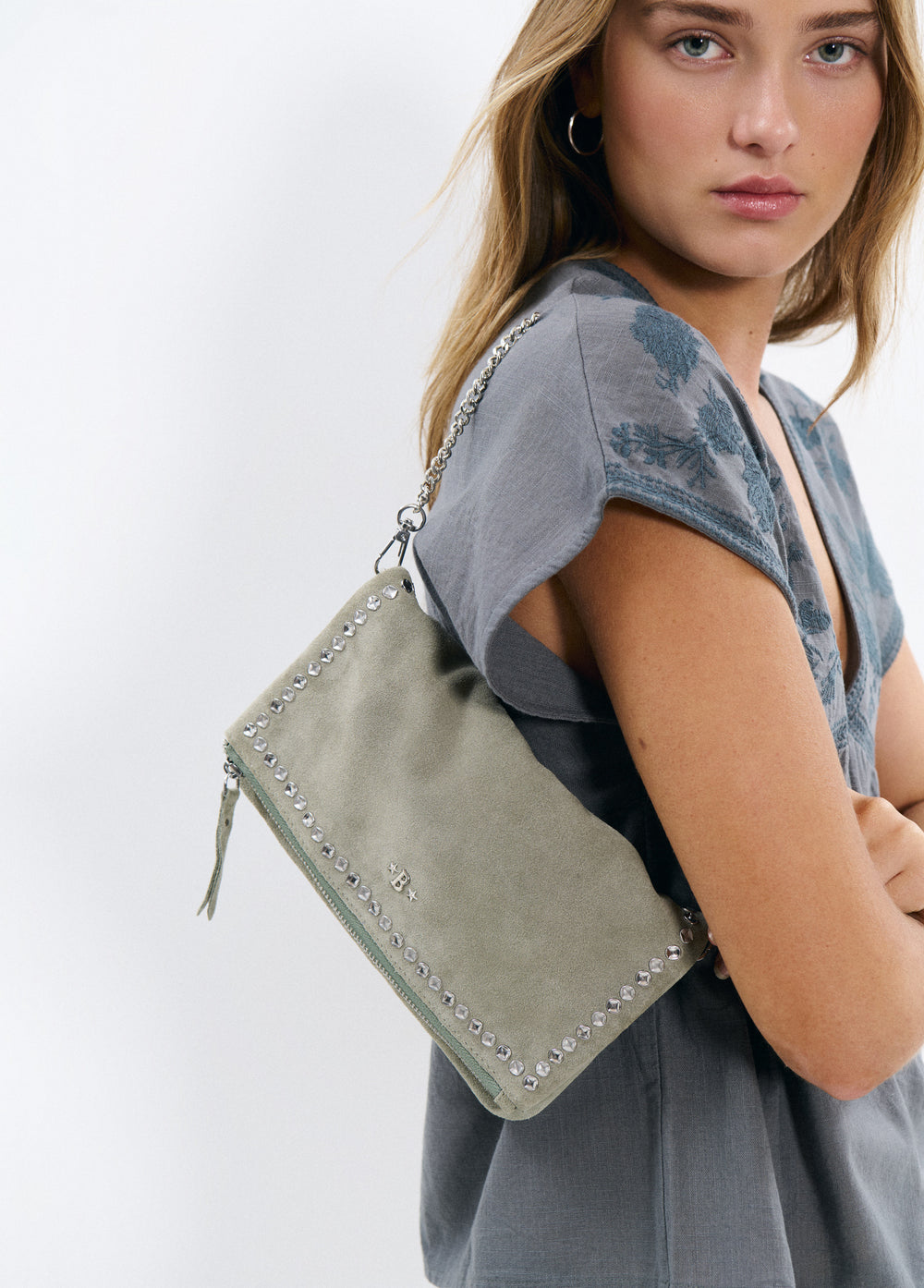 Bolso solapa chapas irregulares