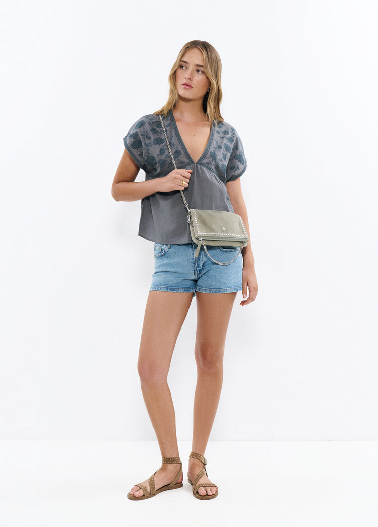 Bolso solapa chapas irregulares