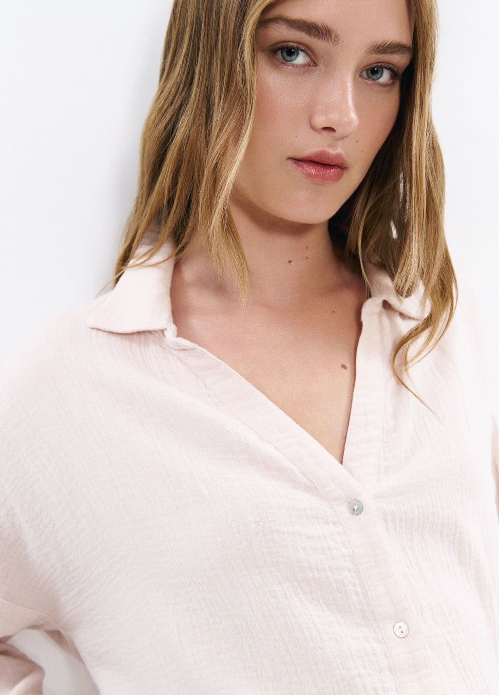 Chemise col en V double tissu