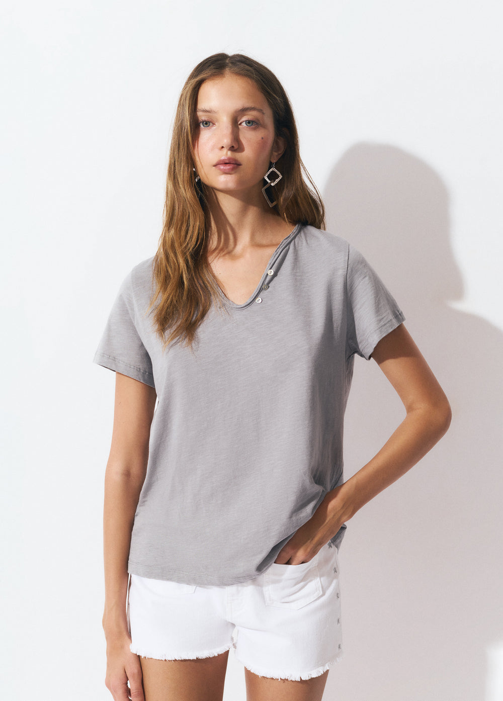Cotton t-shirt with buttons