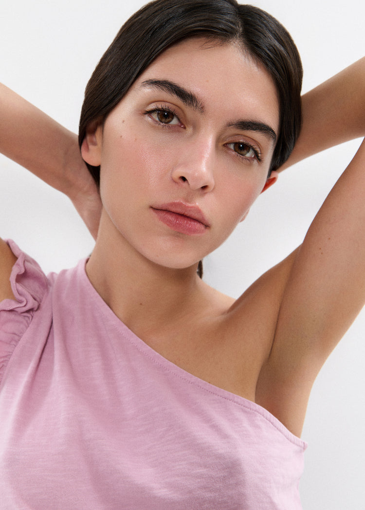 Asymmetric ruffle t-shirt