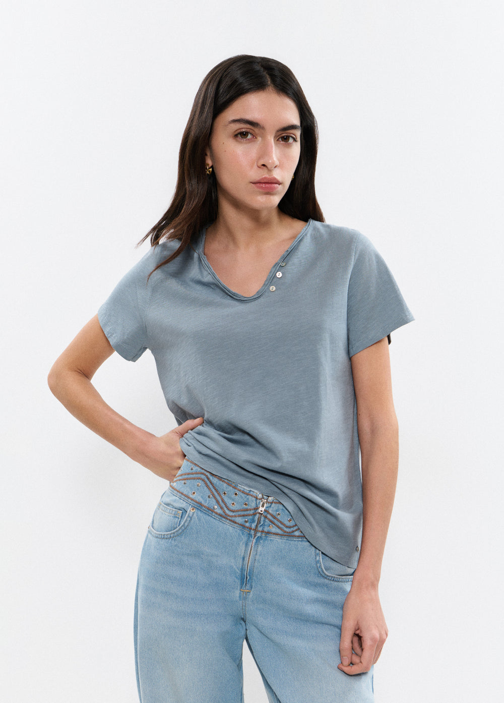 Buttoned t-shirt