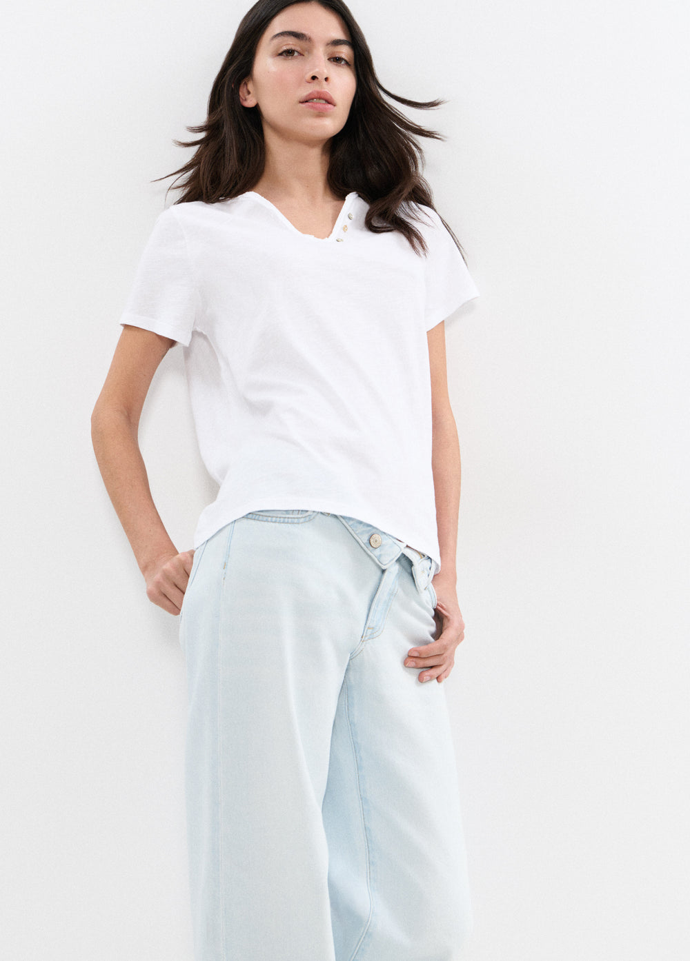 Cotton t-shirt with buttons