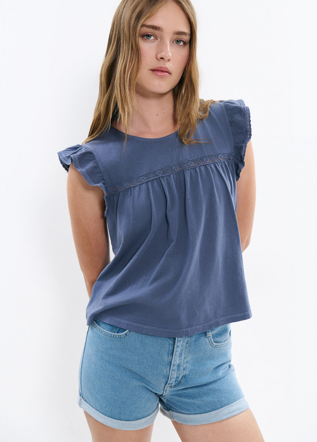 T-Shirt mit Spitzenvolant