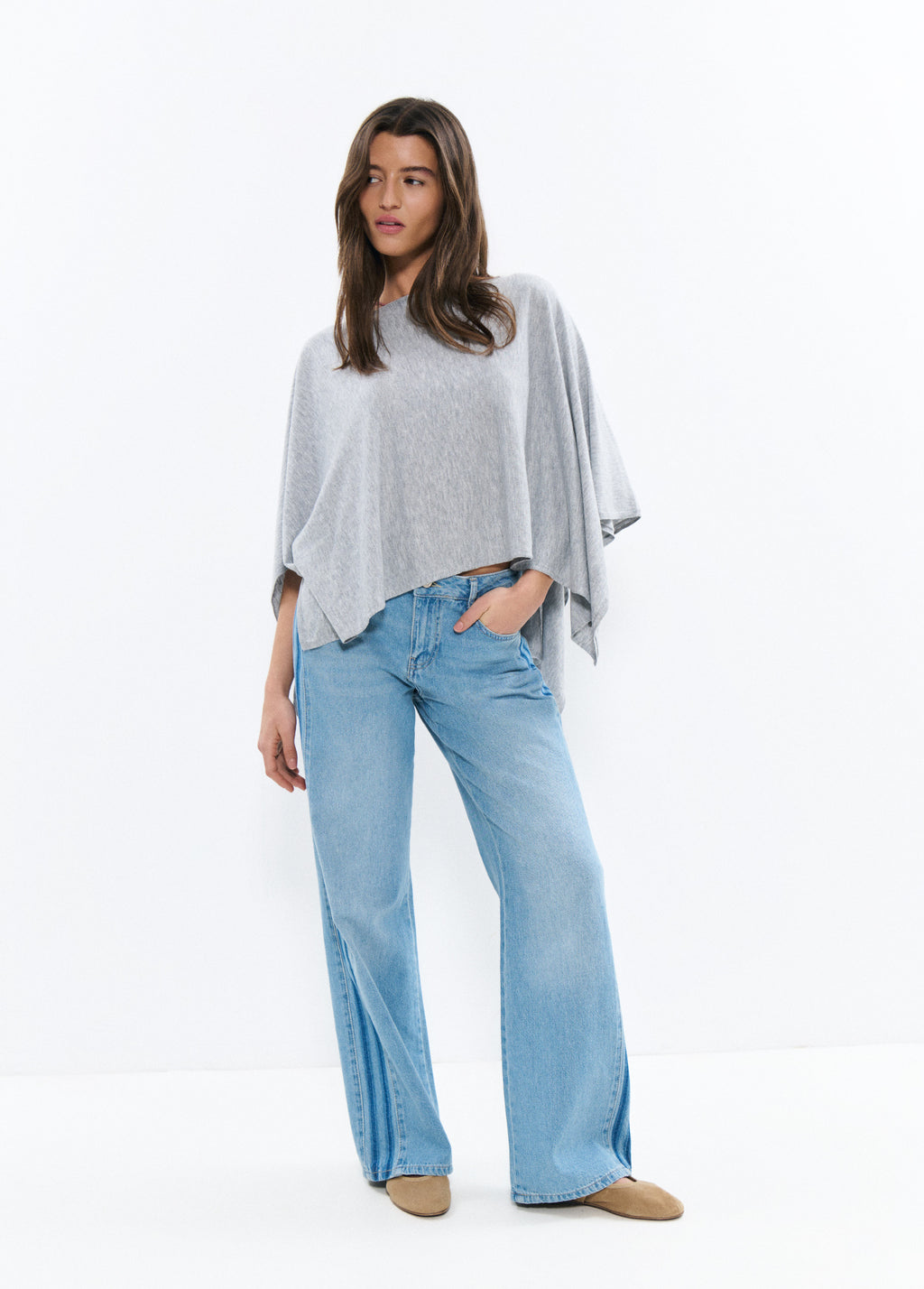 Vigore knit cape