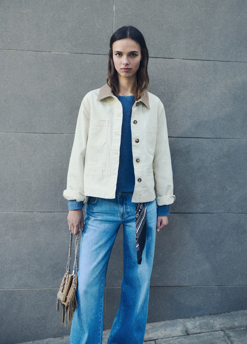 Chaqueta corta bolsillos frontales