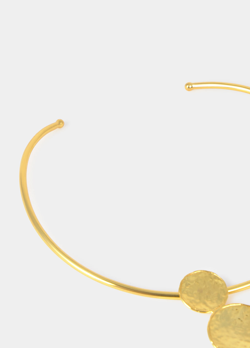 Choker rígido com peças redondas