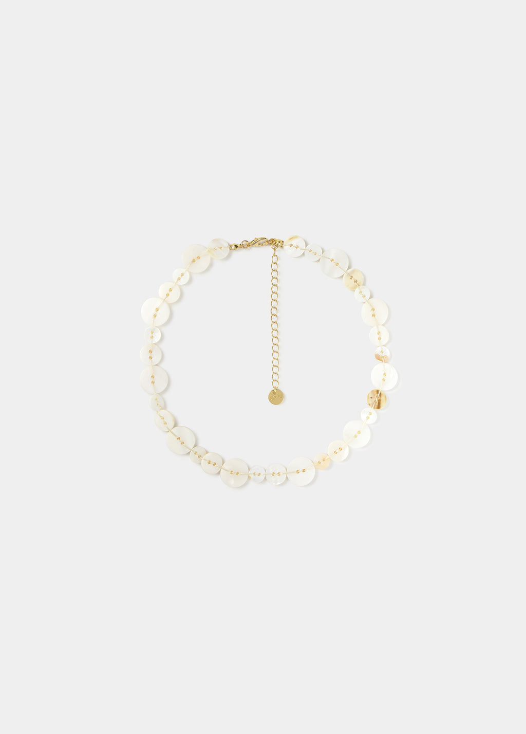 Ketting met parelmoeren knopen