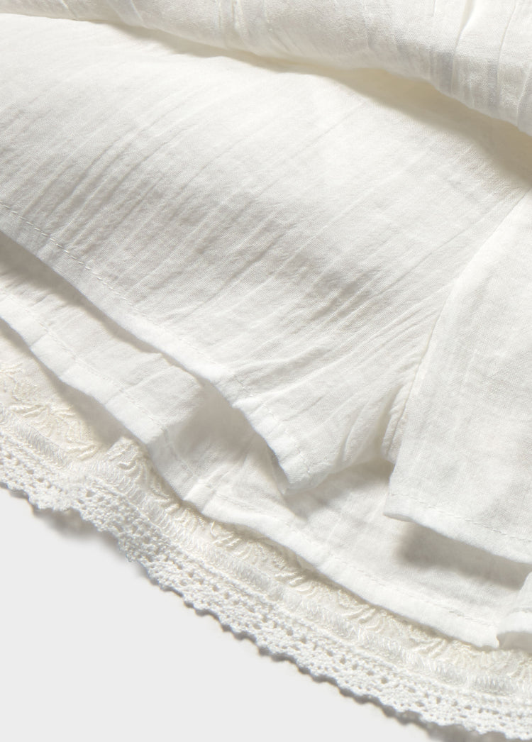 Romantic ruffle skirt