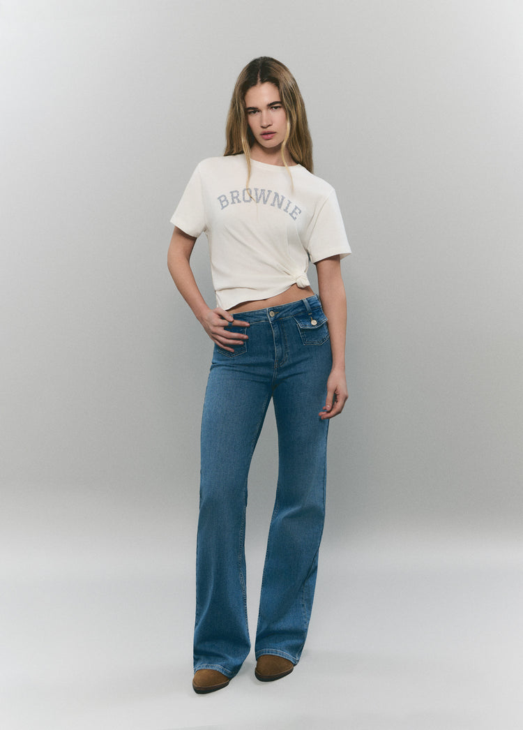 Jeans campana bolsillos frontales