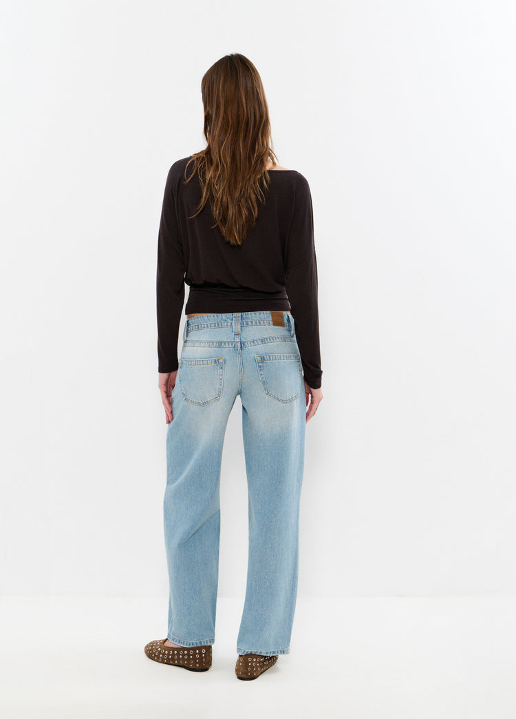 Jeans relaxed tiro bajo
