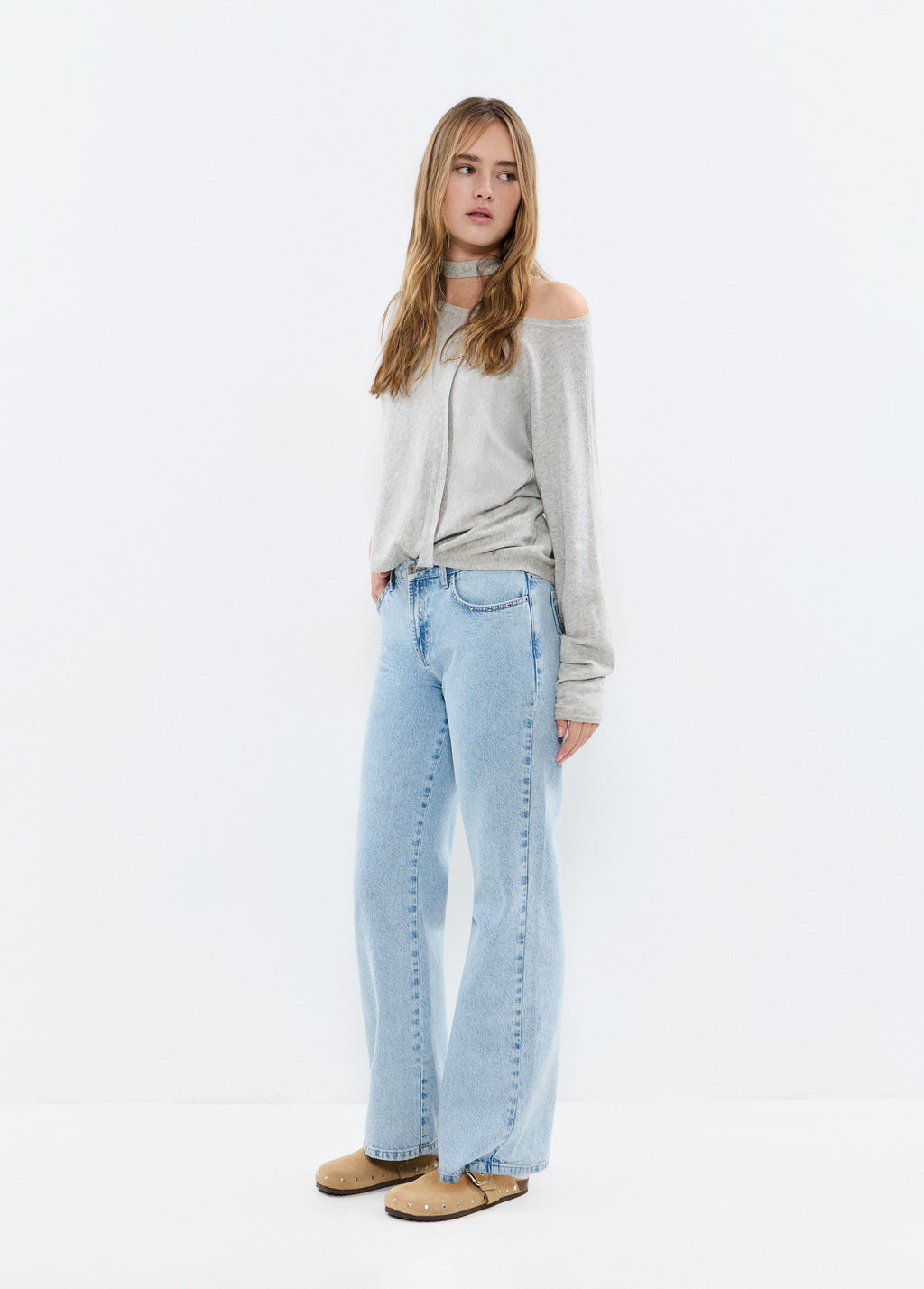 Straight jeans with embroidered pockets