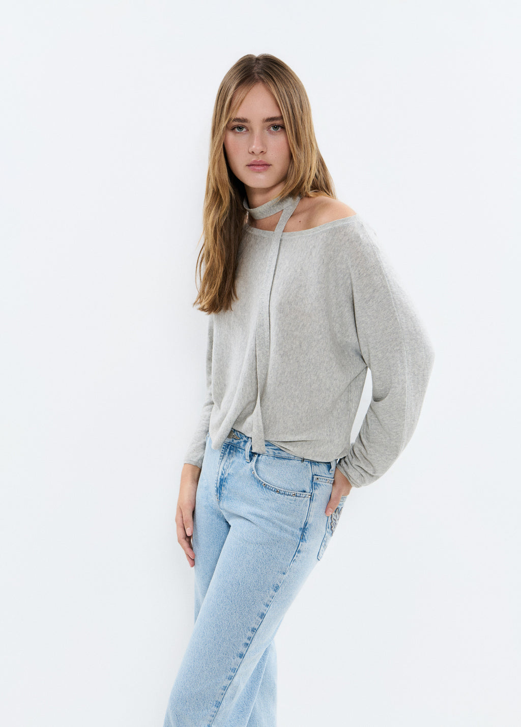 Straight jeans with embroidered pockets