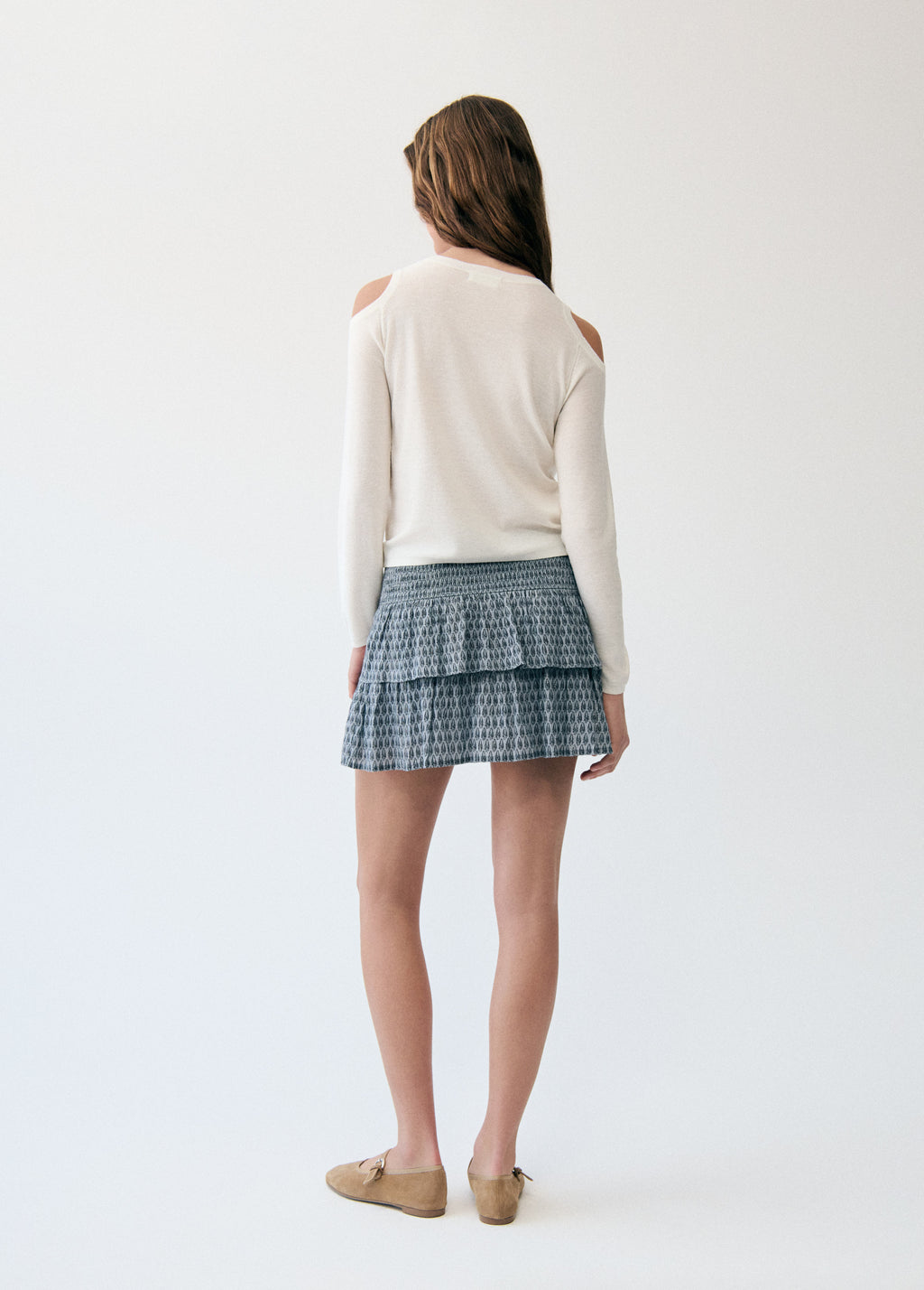 Pull épaules dénudées paillettes