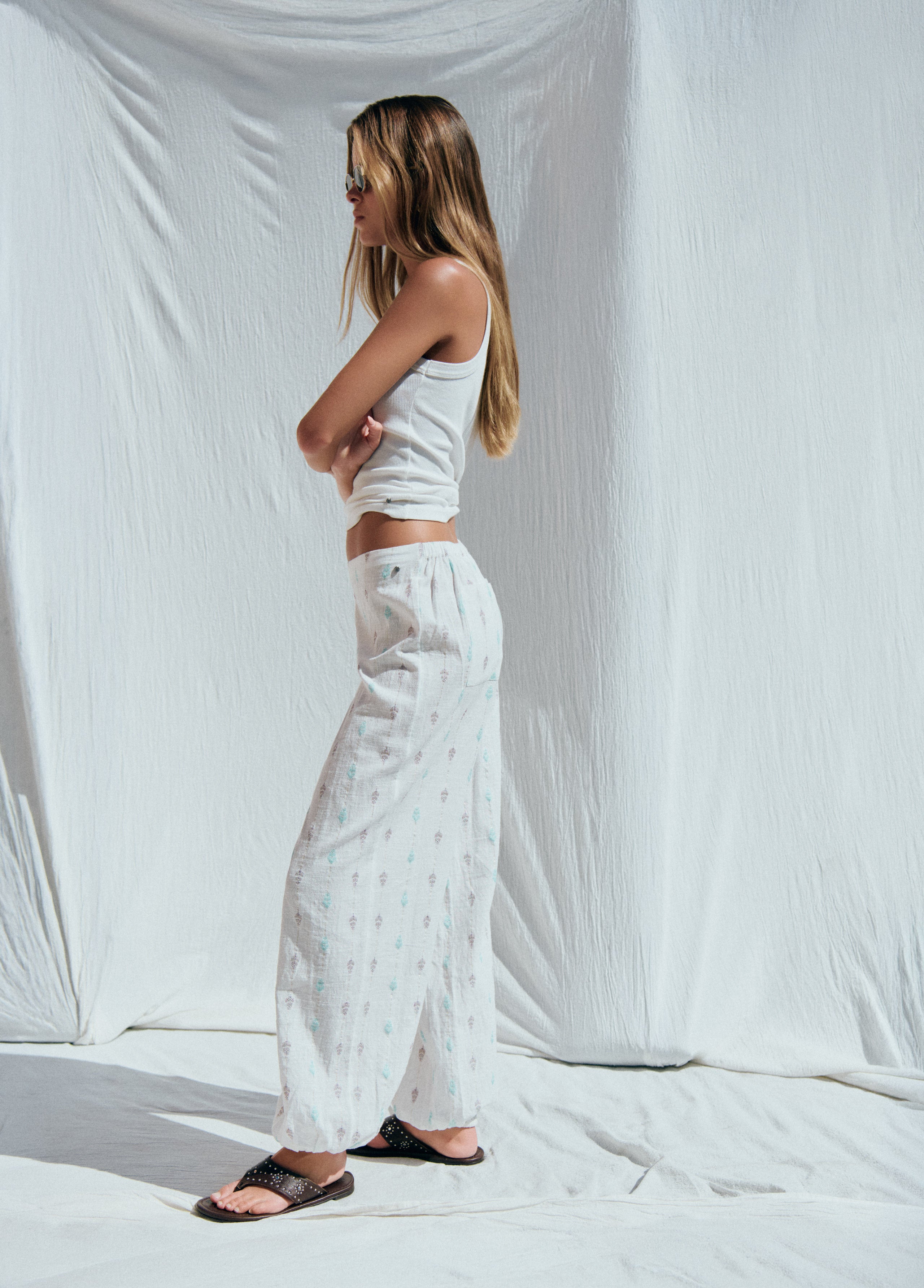 Pantalón bombacho estampado